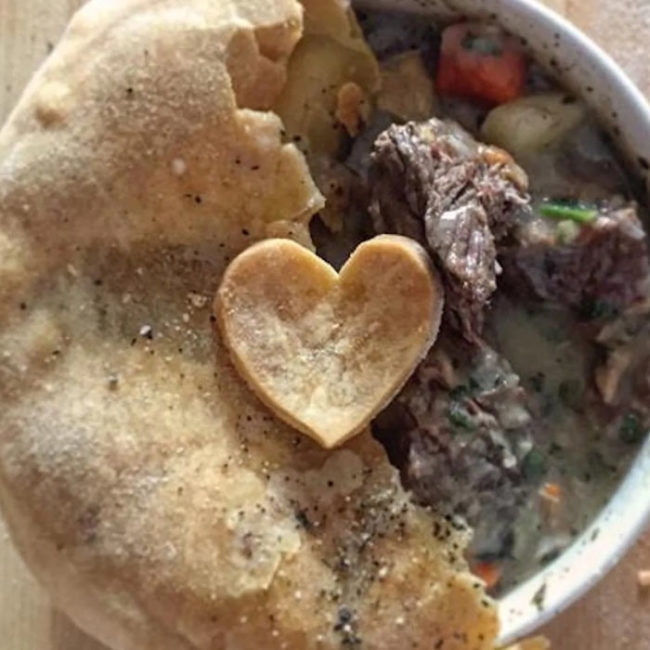 Steak-Mushroom-Pot-Pie-700