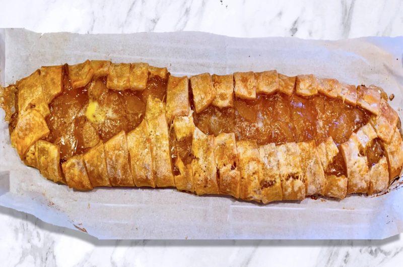 Easy and Yummy Apple Strudel