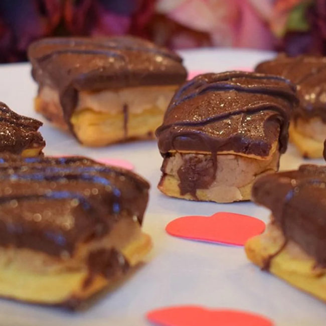 peanut-butter-chocolate-sandwich-700