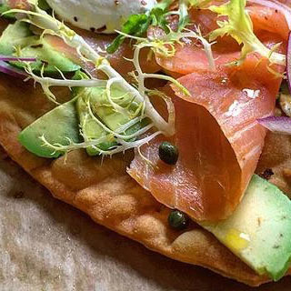 salmon-avocado-pizza-sq