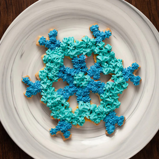 snowflake-cookie-700
