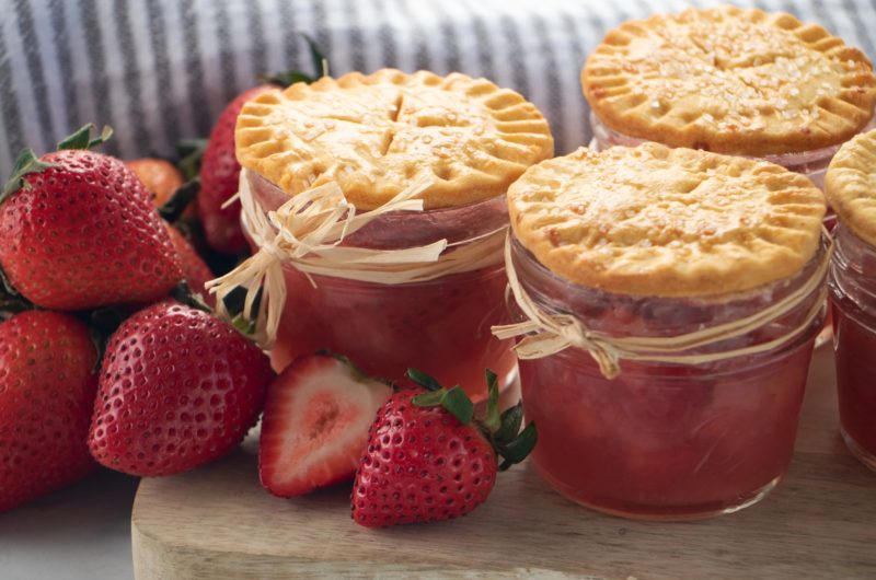 Strawberry Rhubarb Mason Jar Pie